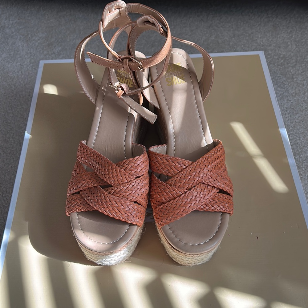 Jane and the shoe Lily Wedge